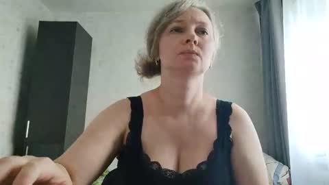 Snapshot of edithmanning chatting on 07-14-26, 10:21 edithmanning online show from 07-14-26, 10:21