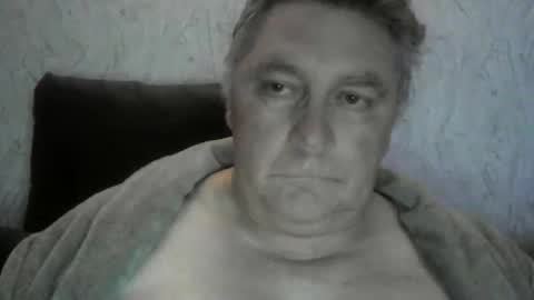 Snapshot of edje59a chatting on 02-10-26, 01:32 Eddy online show from 02-10-26, 01:32