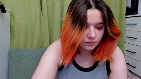 Snapshot of edna_dana chatting on 12-21-25, 08:05 Edna online show from 12-21-25, 08:05