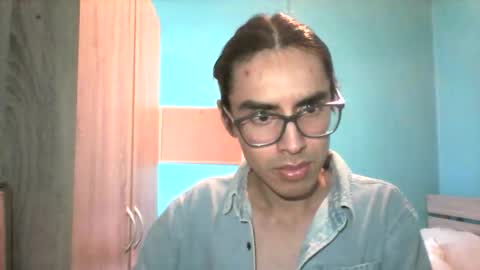 Snapshot of eduardo_andres chatting on 02-21-26, 08:10 Eduardo Andrs online show from 02-21-26, 08:10