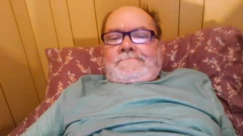 Snapshot of edwalters chatting on 07-12-26, 09:00 Eddie online show from 07-12-26, 09:00