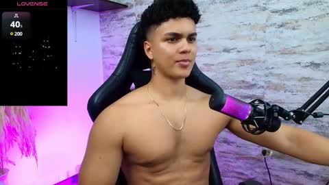 Snapshot of edward__clarck chatting on 01-15-25, 04:36 EDWARD CLARCK online show from 01-15-25, 04:36