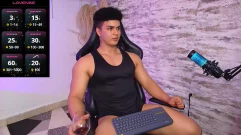 Snapshot of edward__clarck chatting on 10-29-25, 05:20 EDWARD CLARCK online show from 10-29-25, 05:20