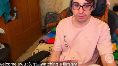 Snapshot of edwarh_01 chatting on 02-27-26, 10:21 Alex online show from 02-27-26, 10:21