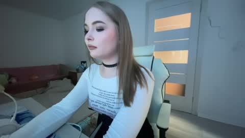 Lili online show from 05-08-26, 07:03