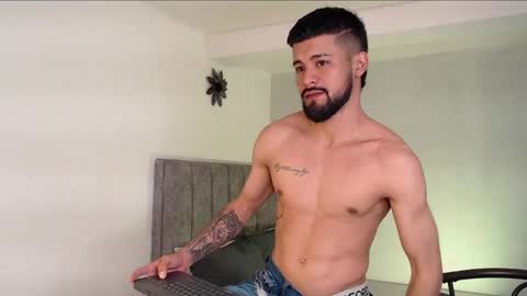 eevil_boys_77 online show from 10-20-25, 11:21