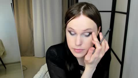 Effie Mur online show from 01-31-26, 08:51