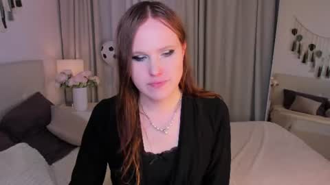 Snapshot of effiemur chatting on 07-09-26, 09:30 Effie Mur online show from 07-09-26, 09:30