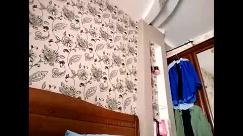 Effy online show from 04-18-26, 10:08