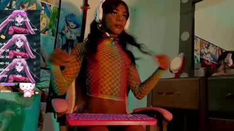 effy_marinn online show from 12-22-25, 05:26