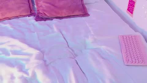 Snapshot of effyevans2 chatting on 02-26-25, 04:14 - new video where i CUM in BIO online show from 02-26-25, 04:14