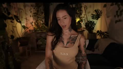 Snapshot of effylowell_ chatting on 05-12-26, 01:03 Effy online show from 05-12-26, 01:03