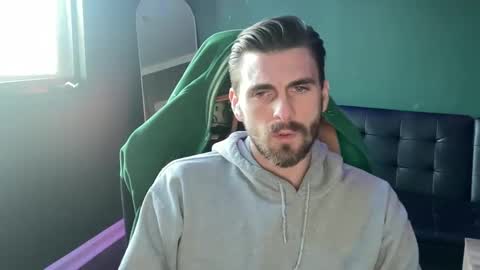 Snapshot of eflick304 chatting on 12-18-24, 11:51 Eric online show from 12-18-24, 11:51