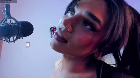 Snapshot of eiimy_ray_ chatting on 04-07-26, 04:07 Eiimy ray online show from 04-07-26, 04:07