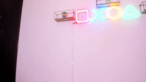 eileenn tanihara online show from 02-12-26, 06:14