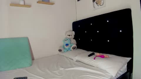 eileenclark online show from 06-16-26, 01:58