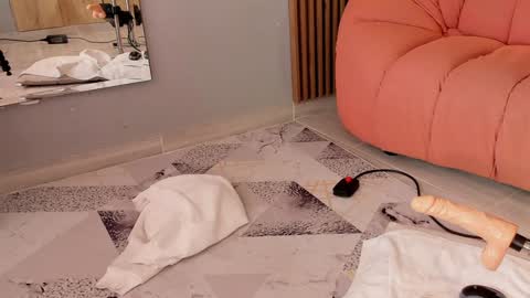 Eilin online show from 12-22-24, 04:17