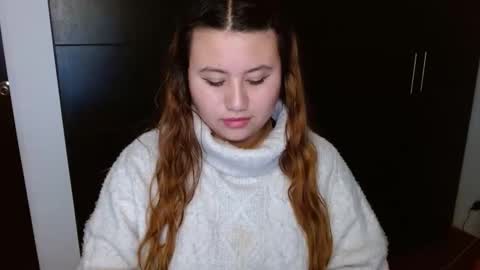 EIMY   MODEL INDEPENDENT online show from 12-04-24, 07:17