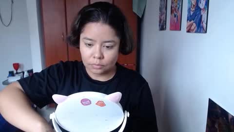 eimy_saenzz online show from 10-31-25, 07:59