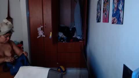 eimy_saenzz online show from 03-01-26, 02:08