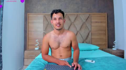 YG COUPLE online show from 04-10-26, 08:35