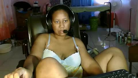 Snapshot of eirondra_valeen chatting on 02-21-26, 12:11 Eirondra Valeen online show from 02-21-26, 12:11