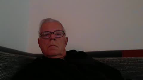 Snapshot of eisbaer1957 chatting on 10-19-25, 07:20 eisbaer1957 online show from 10-19-25, 07:20