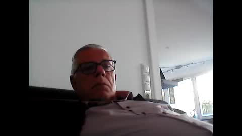 Snapshot of eisbaer1957 chatting on 05-09-26, 10:31 eisbaer1957 online show from 05-09-26, 10:31