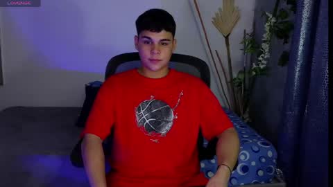 Snapshot of eithan_jonnes chatting on 04-21-26, 01:07 Eithan online show from 04-21-26, 01:07