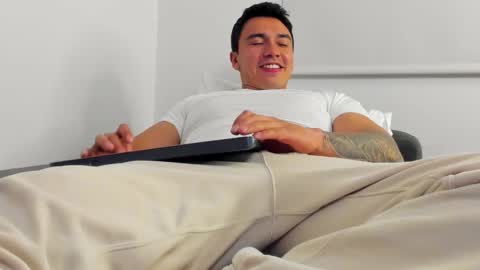 EITHAN CONOR online show from 03-20-26, 03:44