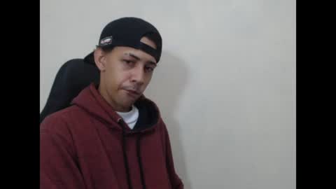 Snapshot of el_menor chatting on 06-25-26, 04:23 Instagram BelowAbajo online show from 06-25-26, 04:23