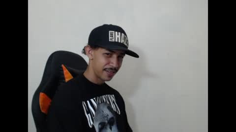 Snapshot of el_menor chatting on 07-18-26, 05:00 Instagram BelowAbajo online show from 07-18-26, 05:00