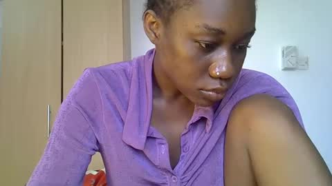 petite online show from 12-10-24, 09:23