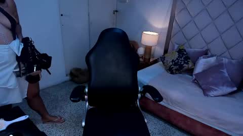 Snapshot of ela_beli chatting on 05-27-26, 11:13 Ela Beli online show from 05-27-26, 11:13