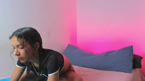 Snapshot of elagrace_ chatting on 07-06-26, 04:31 Ela33 online show from 07-06-26, 04:31