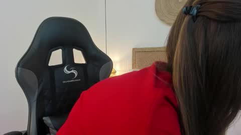 E L A I A online show from 03-25-26, 12:11