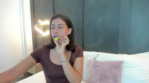Snapshot of elaia_hatman chatting on 08-06-26, 07:27 E L A I A online show from 08-06-26, 07:27