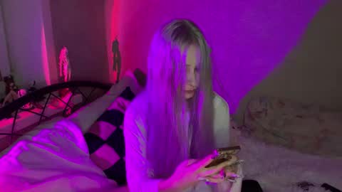 Snapshot of elainxxxan chatting on 09-11-25, 10:10 Elain online show from 09-11-25, 10:10