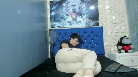 Elan Giralon online show from 03-11-26, 02:06