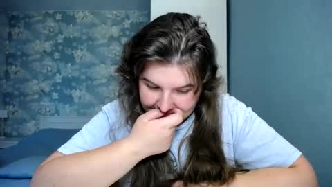 Elanis online show from 06-20-26, 05:38