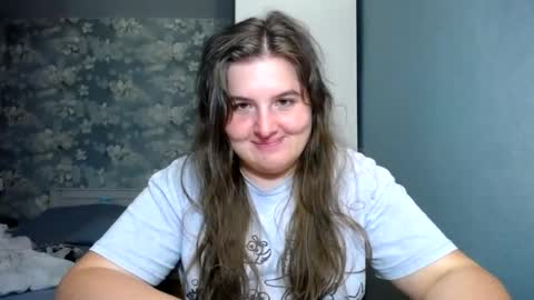 Elanis online show from 07-15-26, 06:57