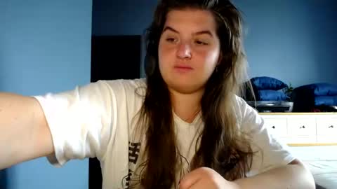 Elanis online show from 07-22-26, 09:12