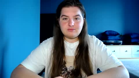 Elanis online show from 07-25-26, 09:07