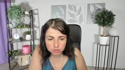Snapshot of elara_starfall chatting on 06-19-26, 05:23 Marta online show from 06-19-26, 05:23