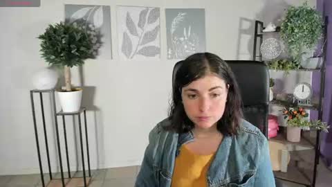 Snapshot of elara_starfall chatting on 06-29-26, 05:25 Marta online show from 06-29-26, 05:25
