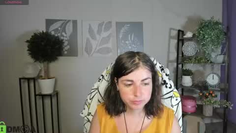 Snapshot of elara_starfall chatting on 07-13-26, 05:10 Marta online show from 07-13-26, 05:10