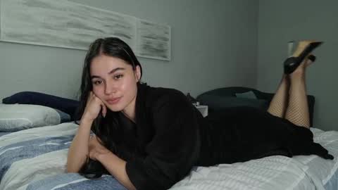Snapshot of elarahayes chatting on 05-06-26, 04:56 Elara Hayes online show from 05-06-26, 04:56