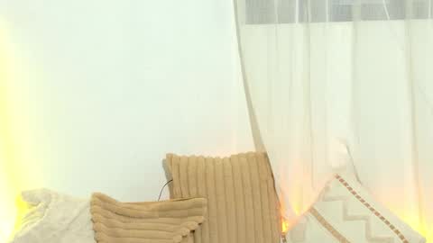 elaravennori online show from 03-03-26, 01:12