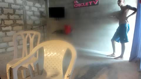 Snapshot of elchicletv chatting on 12-02-24, 05:04 El CHICLE TV - SHOW online show from 12-02-24, 05:04