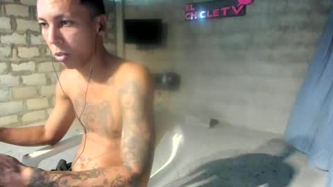 Snapshot of elchicletv chatting on 12-08-24, 12:51 El CHICLE TV - SHOW online show from 12-08-24, 12:51